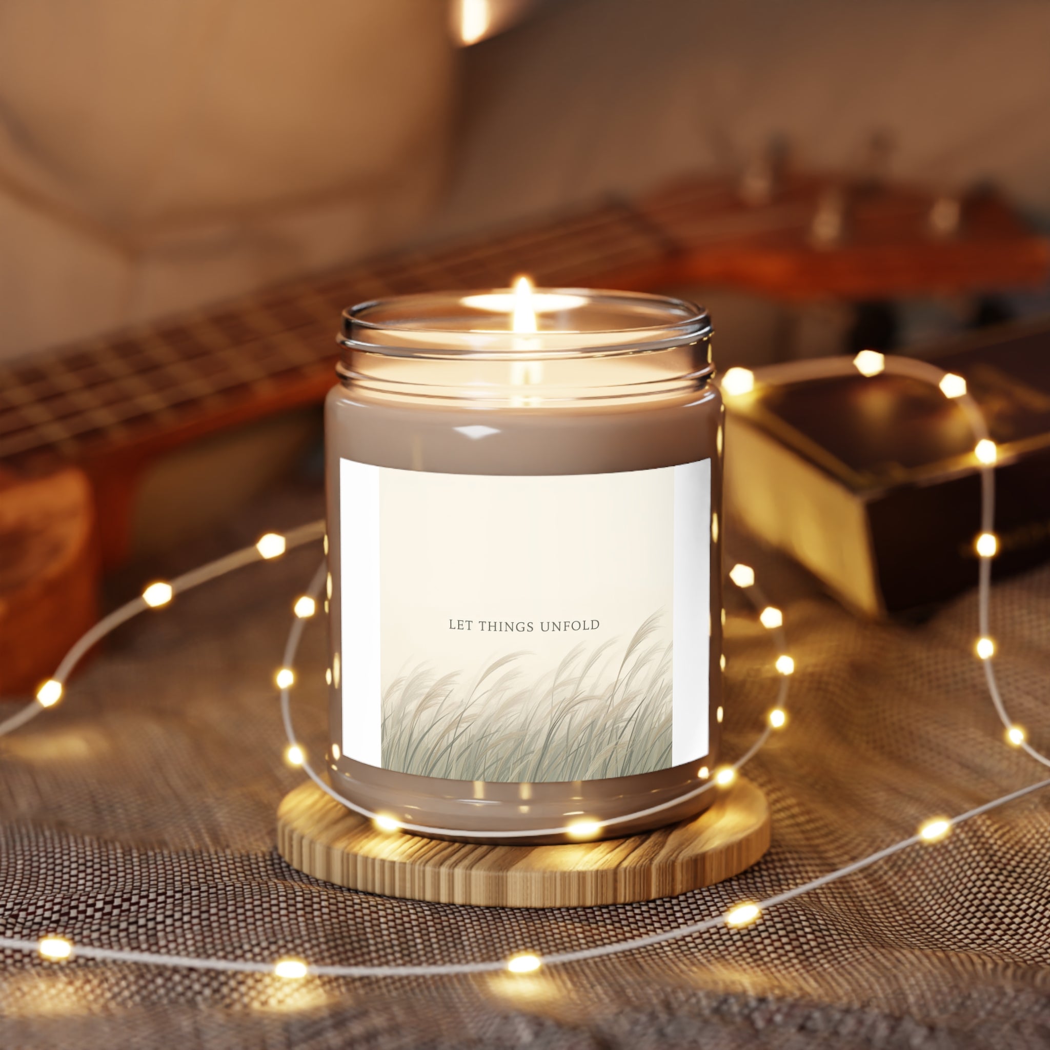 LET THINGS UNFOLD Scented Candle
