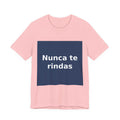 "Nunca te rindas" Black Cat Women Tee | College Girl Gift | Fashion | KayKay Classics