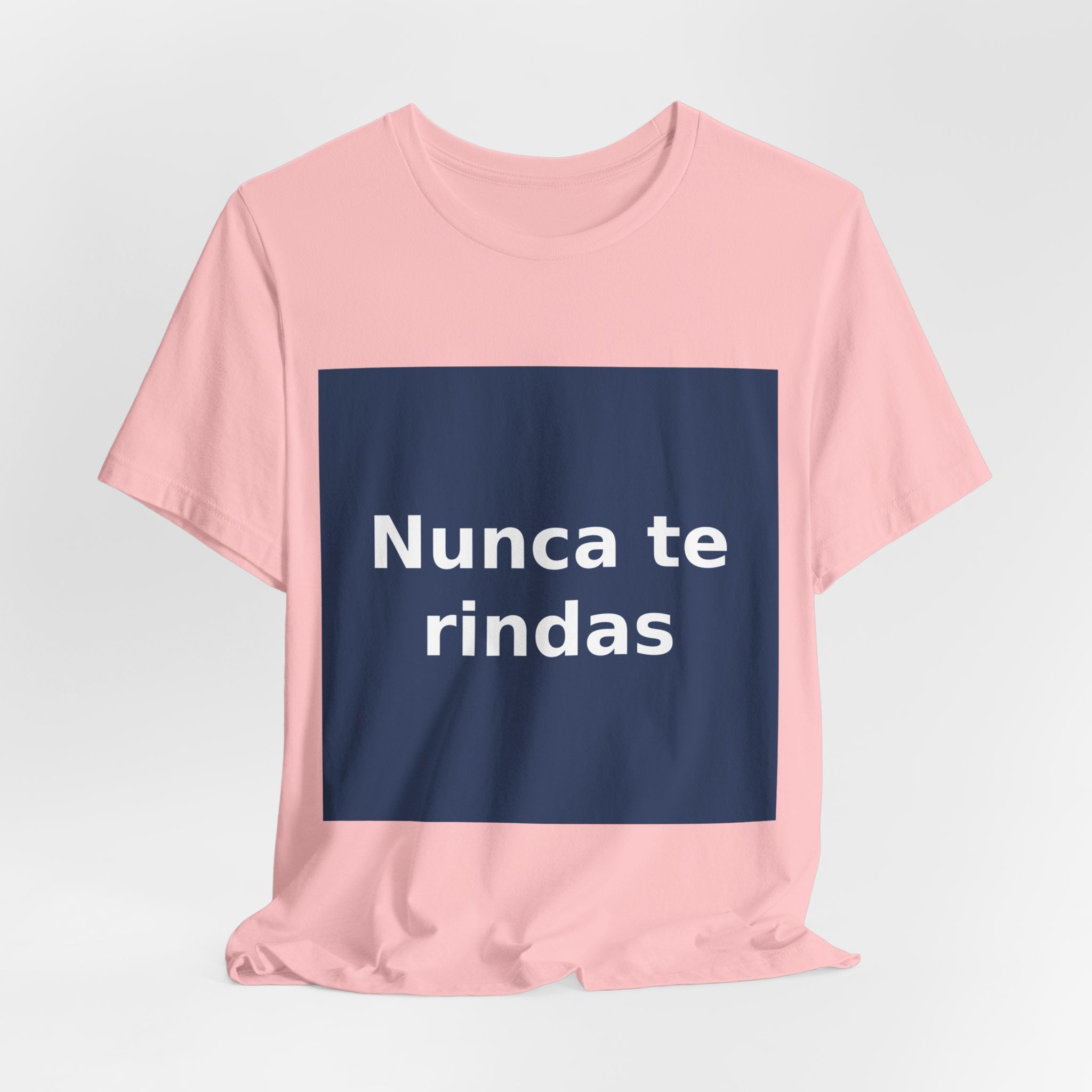 "Nunca te rindas" Black Cat Women Tee | College Girl Gift | Fashion | KayKay Classics