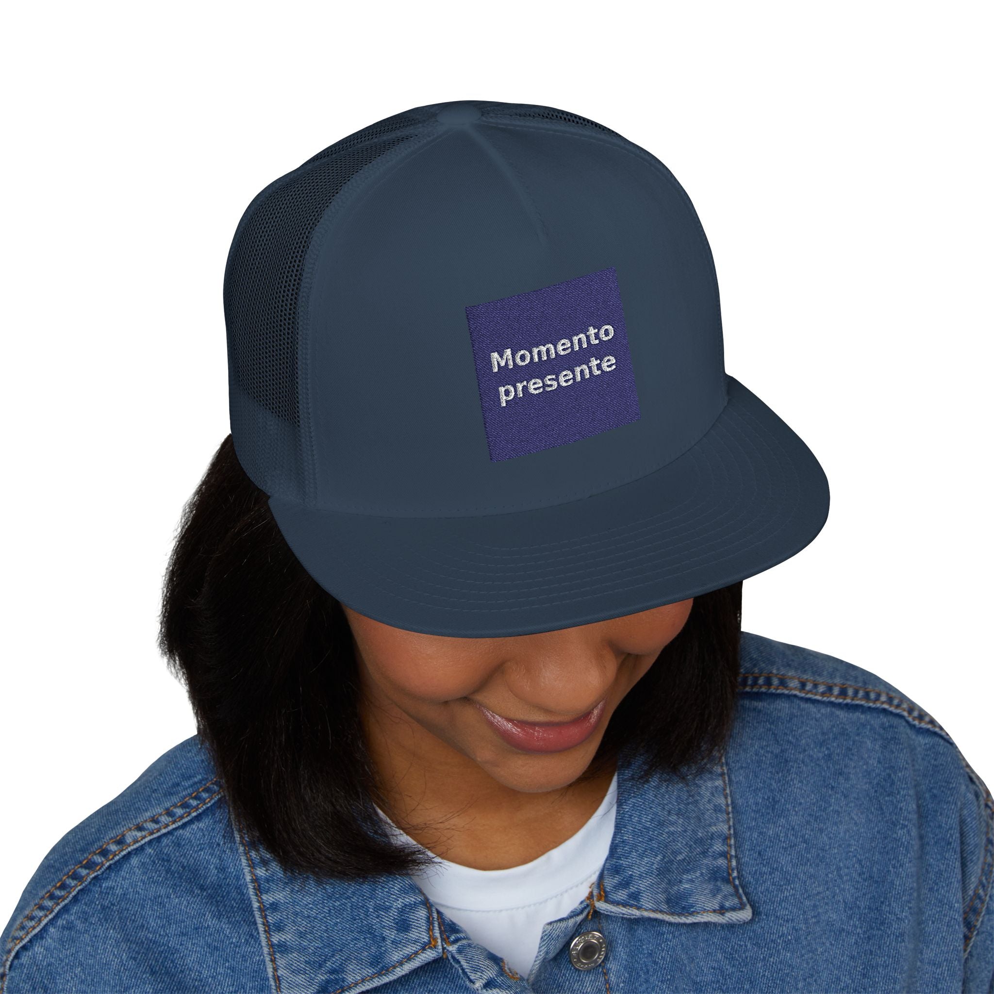 "Momento presente" Black Cat Trucker Cap | College Girl Gift | Fashion | KayKay Classics