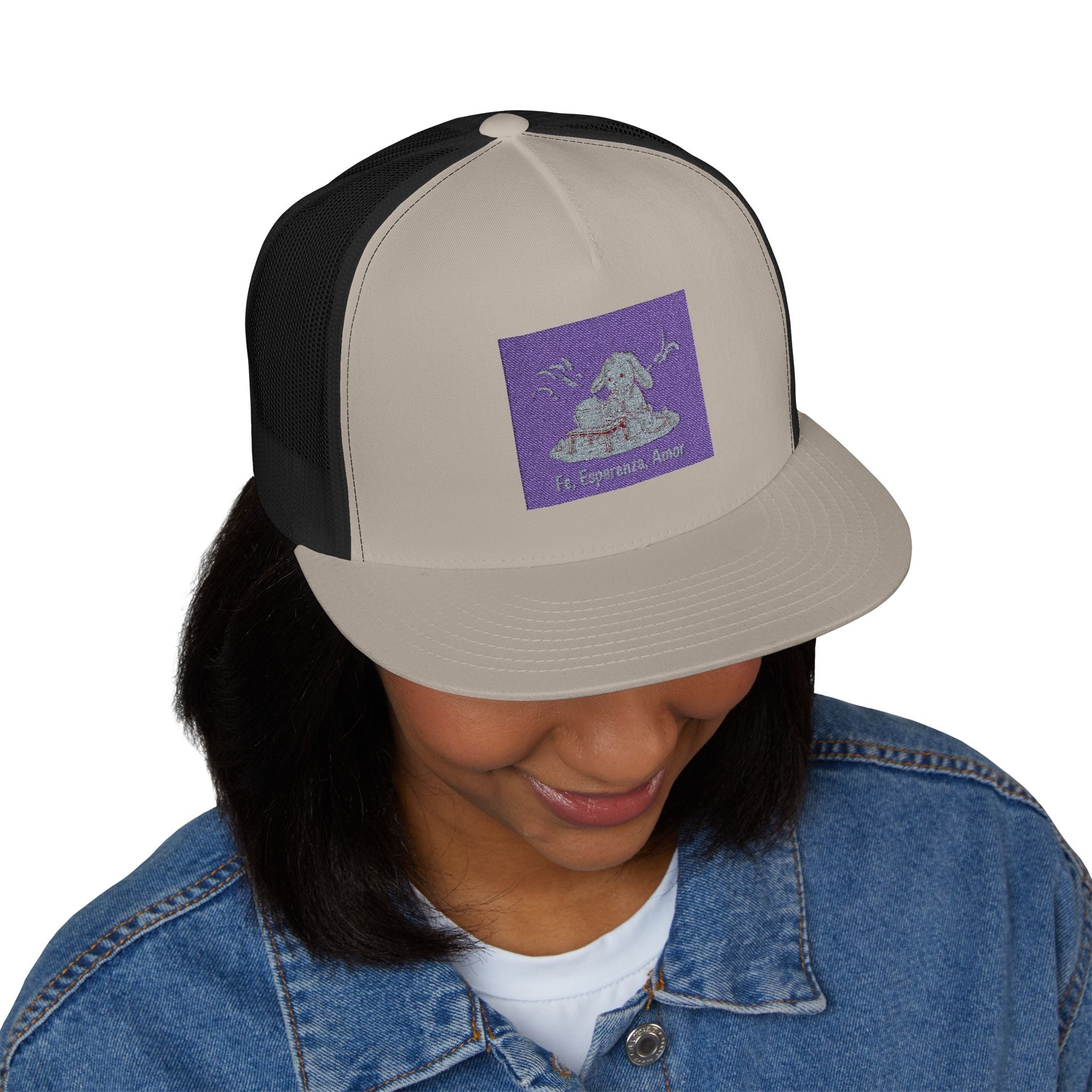 Bunny Trucker Cap – Fe, Esperenza, Amor